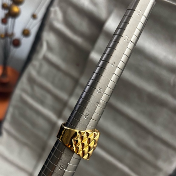 Amore Quilted Chevron Tapered Statement Ring Brass 14K Yellow Goldplated Sz 7.5 - Picture 11 of 12